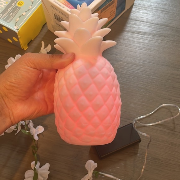 Light up room decor bundle​​ - Picture 7 of 8